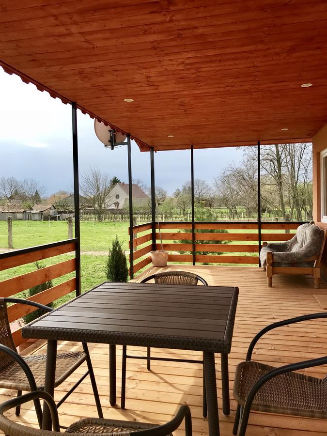 Tennis Guesthouse Ordacsehi 外观 照片